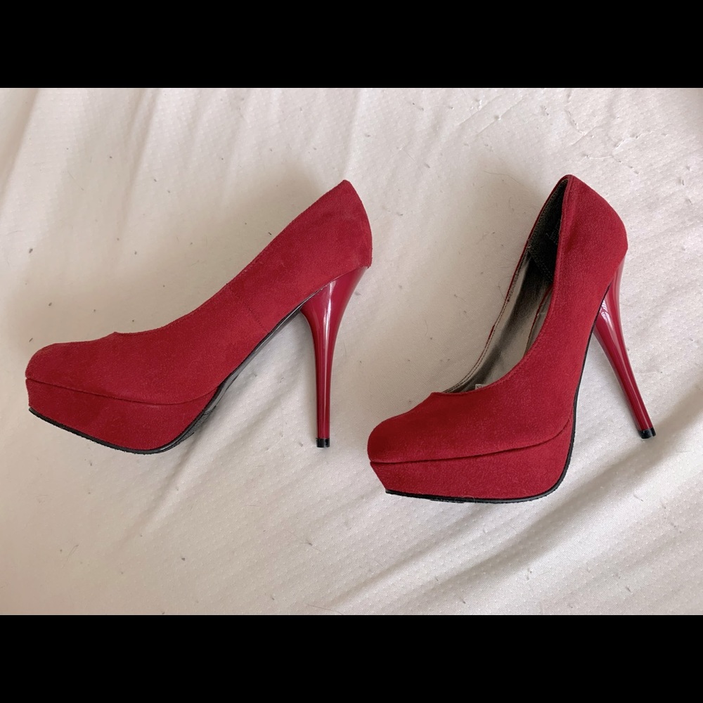 Red Closed-Toe Mossimo Pumps